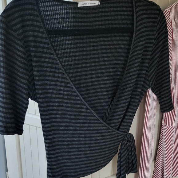 2 Cute Faux Wrap Tops S/M - Picture 11 of 12
